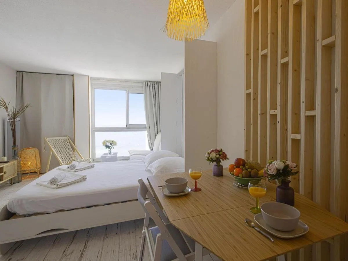 Apartment Superbe Studio Face A La Mer Acces Direct Plage Biarritz